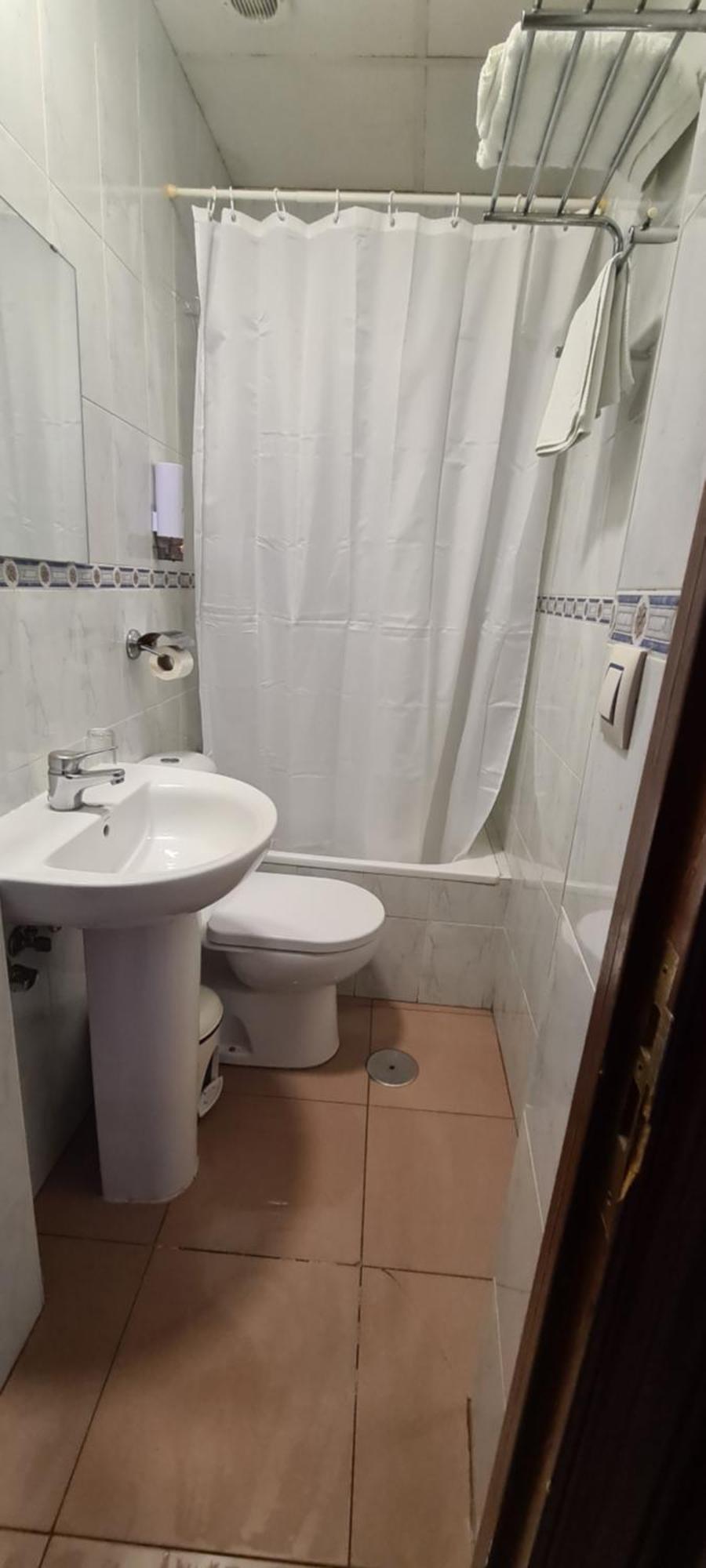Single Room External Private Bathroom